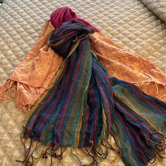 Bundle of 2 Large Oblong Scarfs with Hand Knotted Fringe. - Picture 1 of 6